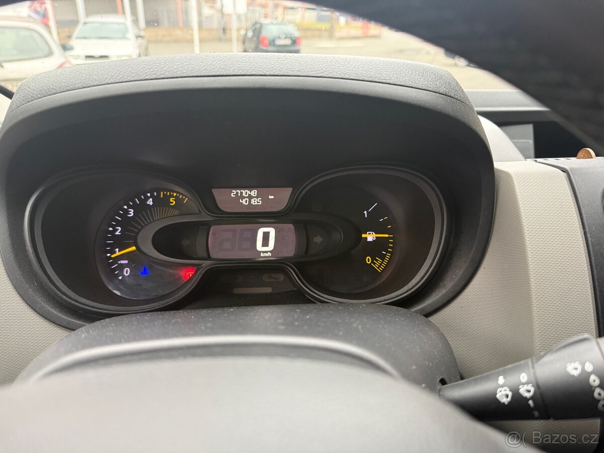 Renault Trafic - 12