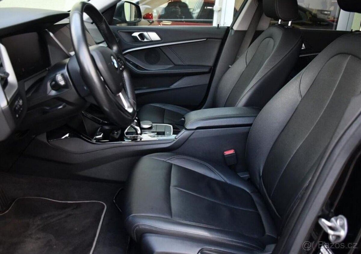 BMW Řada 2 218d TAŽNÉ HUD ČR 1M - 12