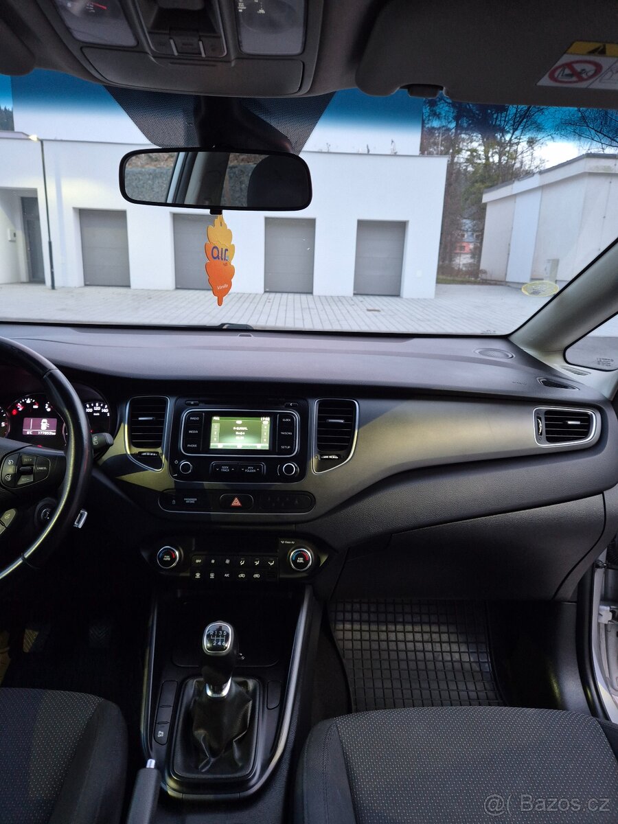 Kia Carens, 1.7crdi. 7-mist. Manual - 12