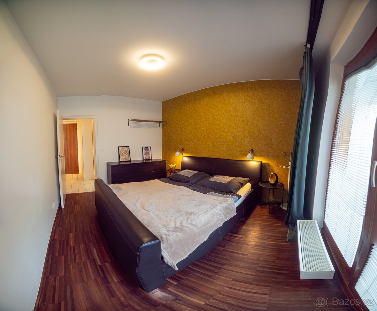 Rezidence s terasou a parkingem na Karlínském náměstí - 12