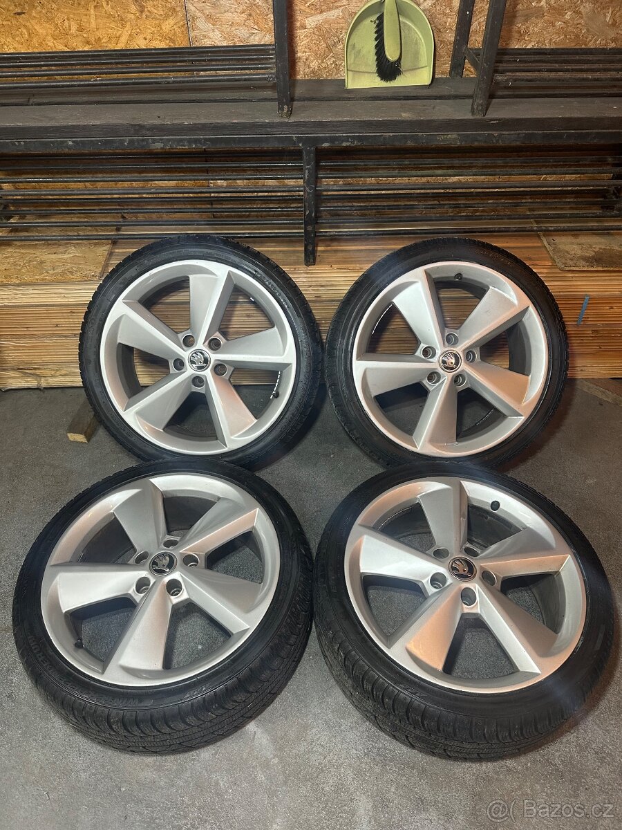 ALU Kola ŠKODA 5x112 R18 GOLUS Zánovní Zimní Pneu 225/40/18 - 12
