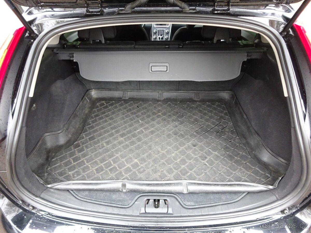 Volvo V60 2.0 D3 r.v.2016 (110 kw) servisní knížka - 12