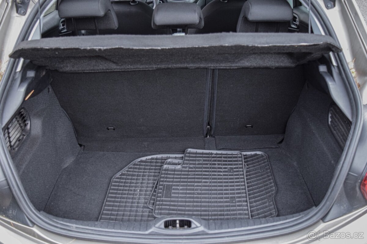 Peugeot 208 1.2 Active 2015 - 12