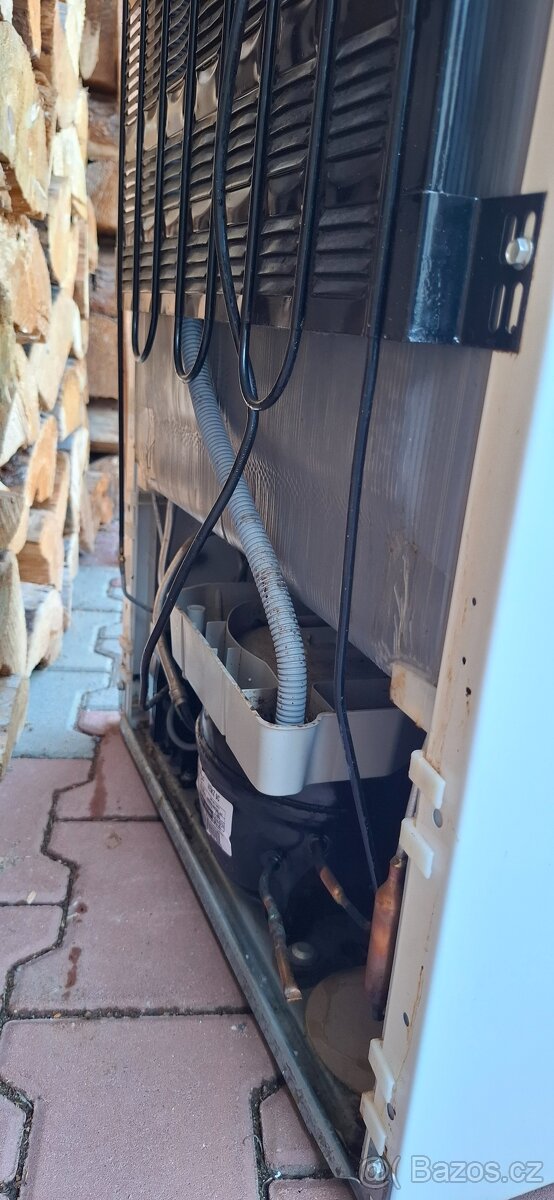 Lednička Whirpool - 12