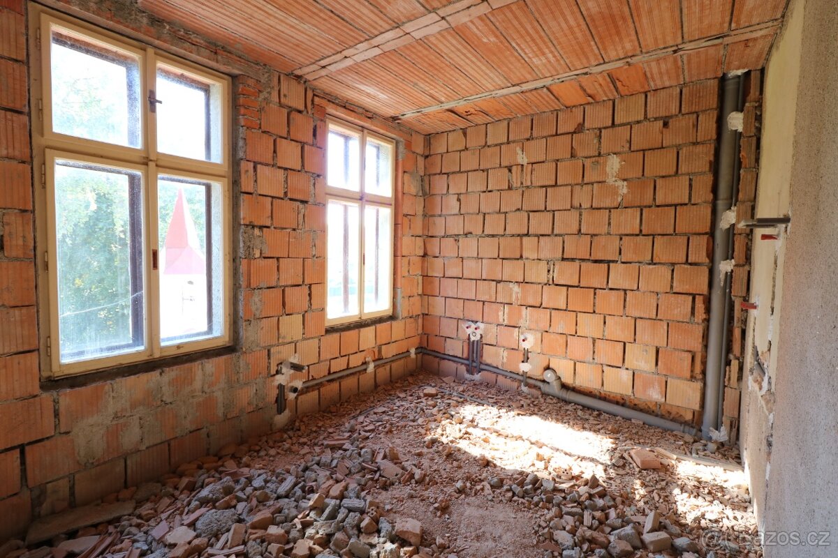 Prodej komerčního objektu Klokočov - 12