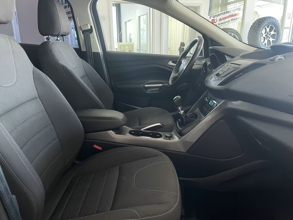 Ford Kuga 1.5 EcoBoost Sync Edition - 12
