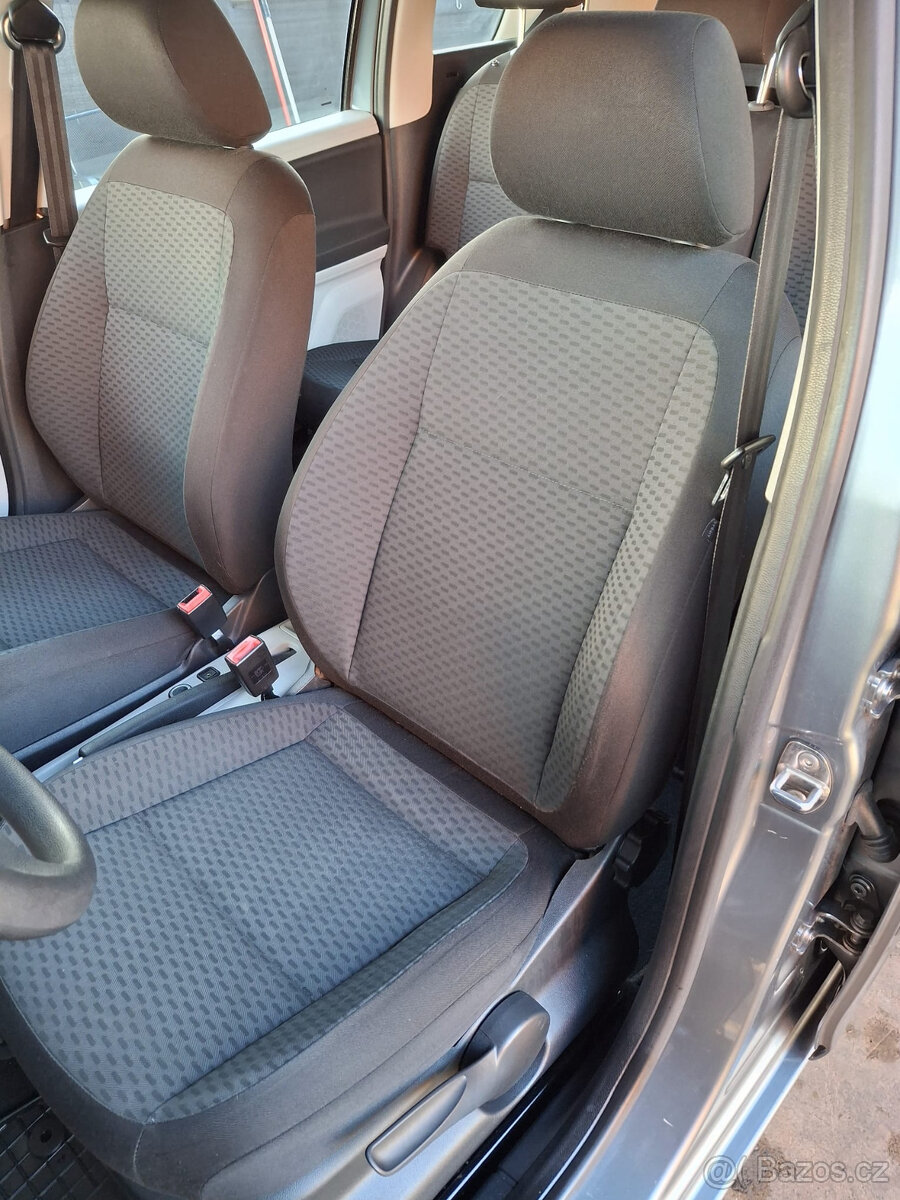 Škoda Roomster 1.2 TSI 77KW 4VÁLEC - 12