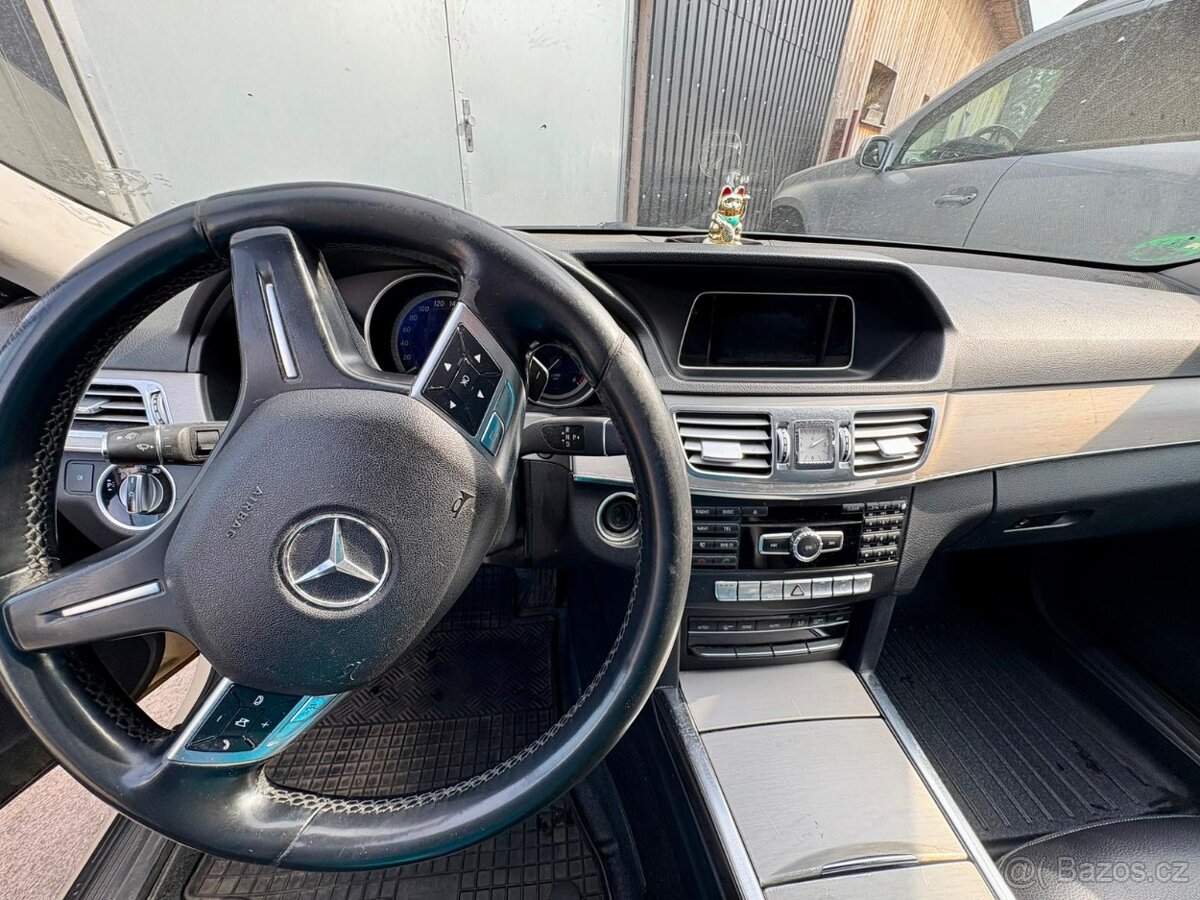 MERCEDES E 2013 - 12