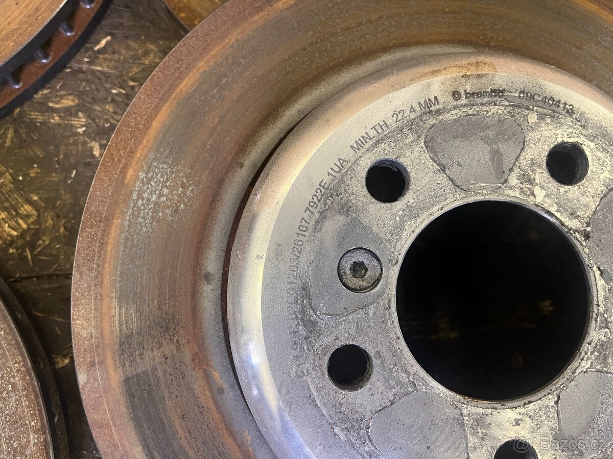 KOMPLETNÍ BRZDOVÝ SYSTÉM BMW F11/F10 3.0D 220KW - 12