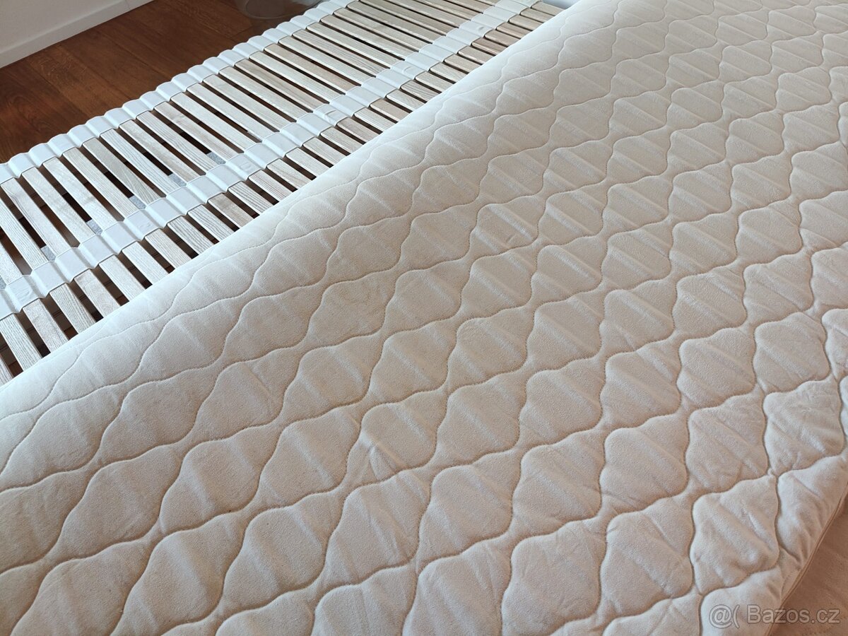 Masivní postel 200x200 - 12