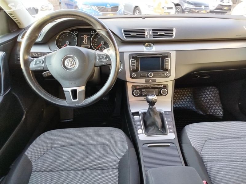 VW Passat LIMUZÍNA 1.4 TSi 90kW r.v. 12/2010, naj. 192.235km - 12