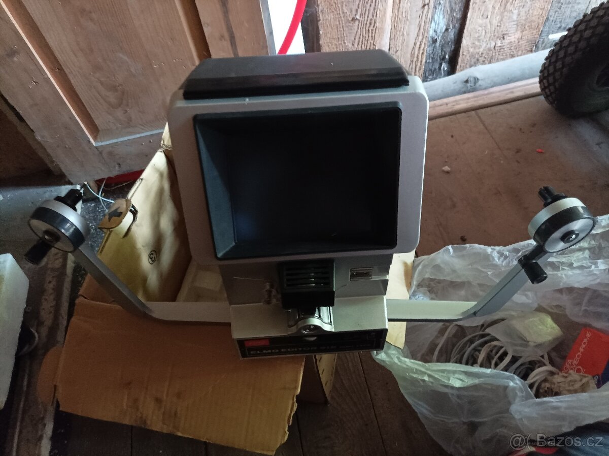 Stará kamera,foto blesky aj. - 12