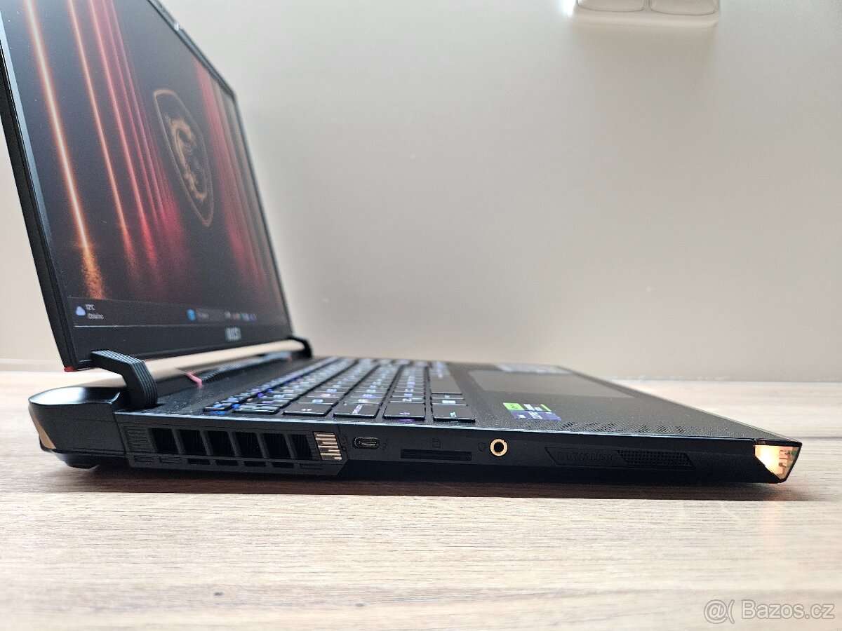 4K 16" UHD_MSI RAIDER GE68HX_i9-13950HX_32GB_RTX 4070 8GB - 12