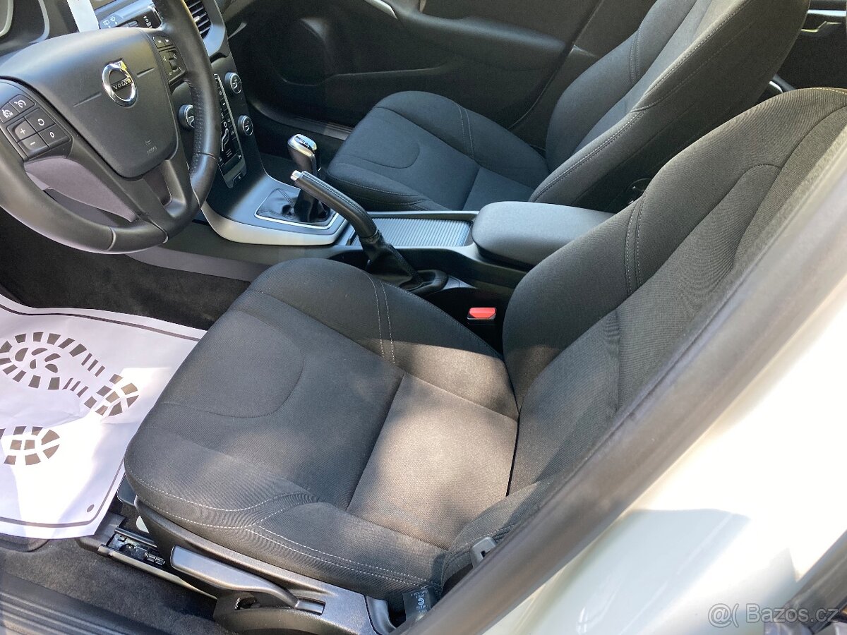 Volvo V40 Cross Country 2,0 D 88kW - 12