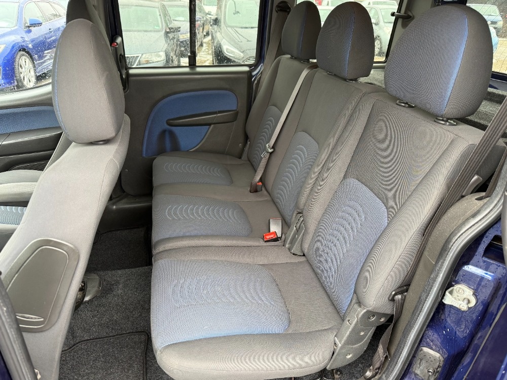 Fiat Dobló 1.9 JTD Malibu 5míst - 12