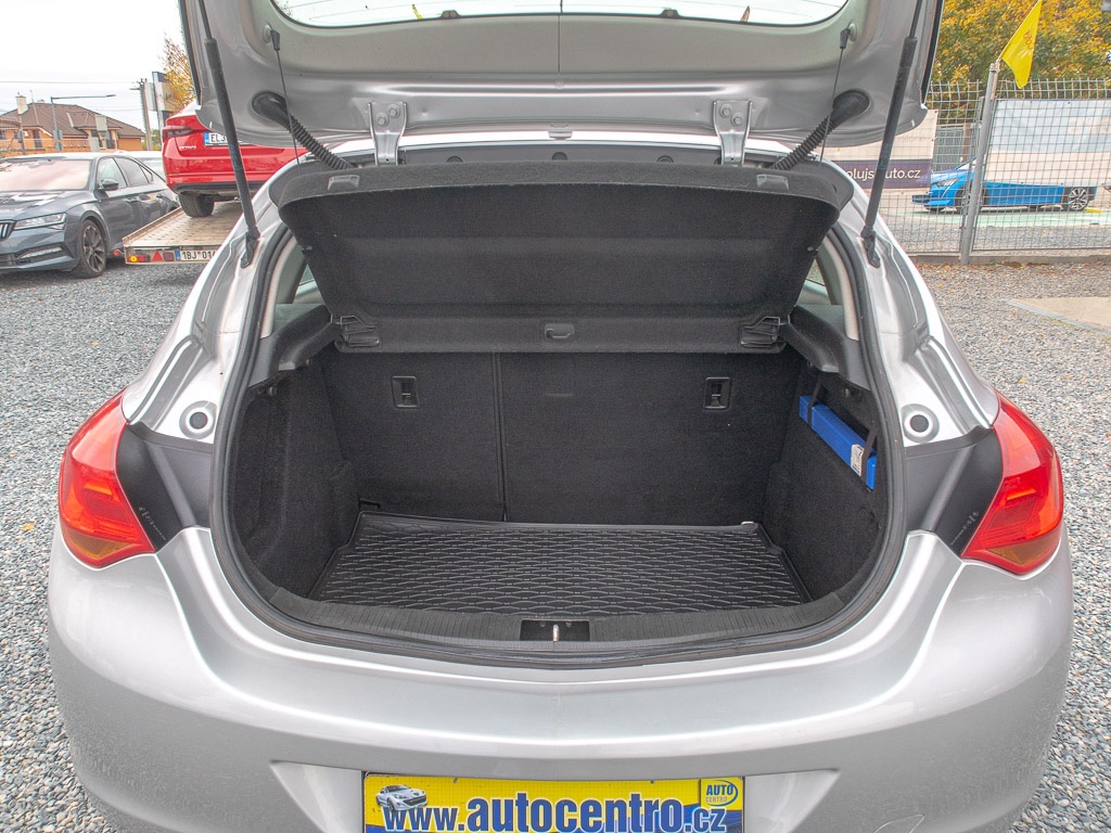 Opel Astra ČR 1.6i 16V 1 majitelka - 12