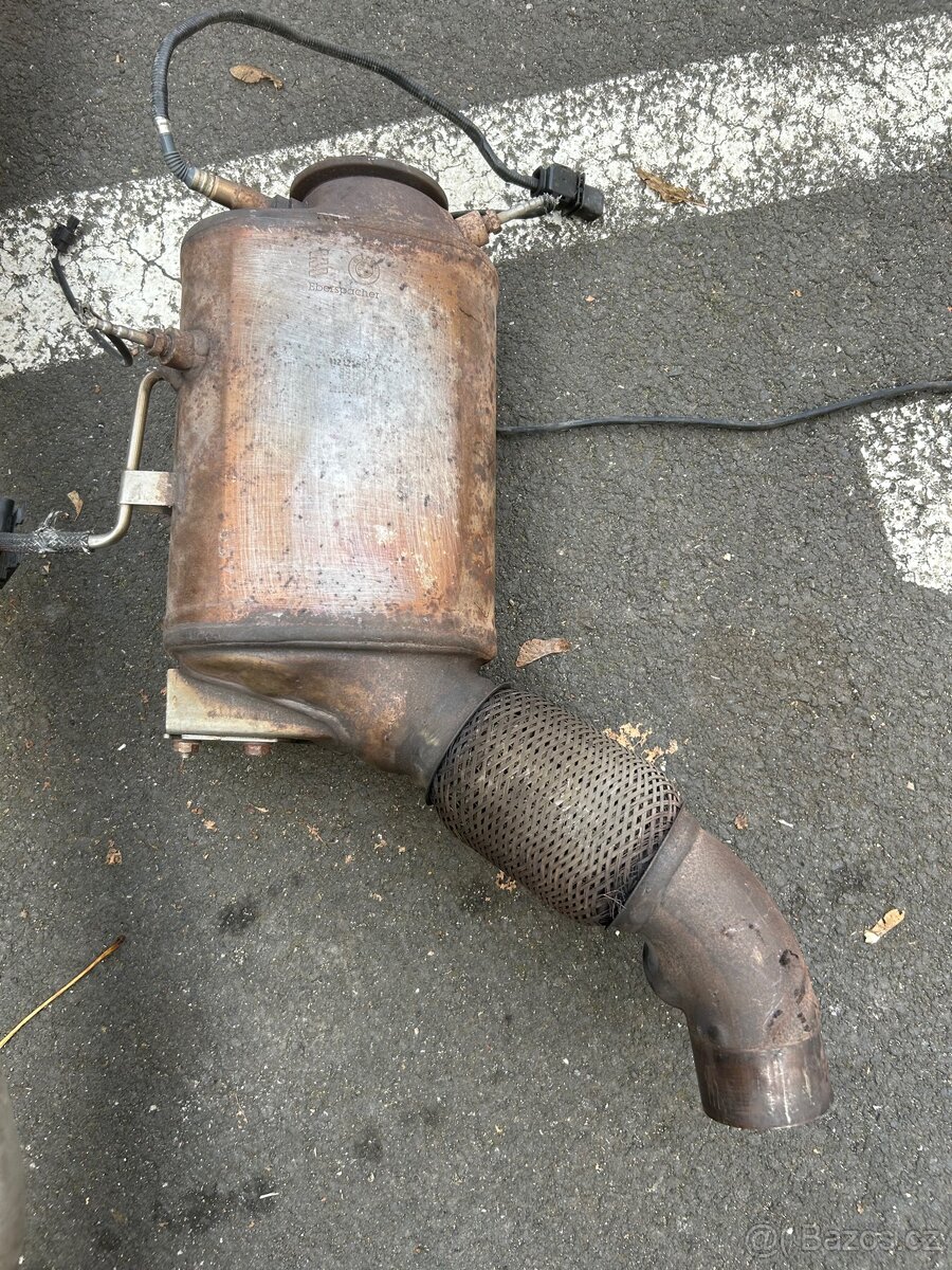 Bmw f11 530xd 190kw po dilech - 12