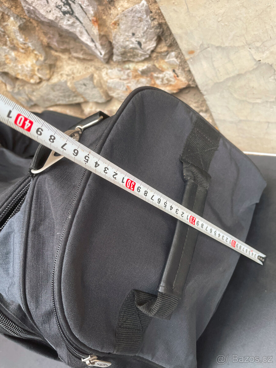 Umbro, taška se 2 kolečkami 70x35x30cm - 12