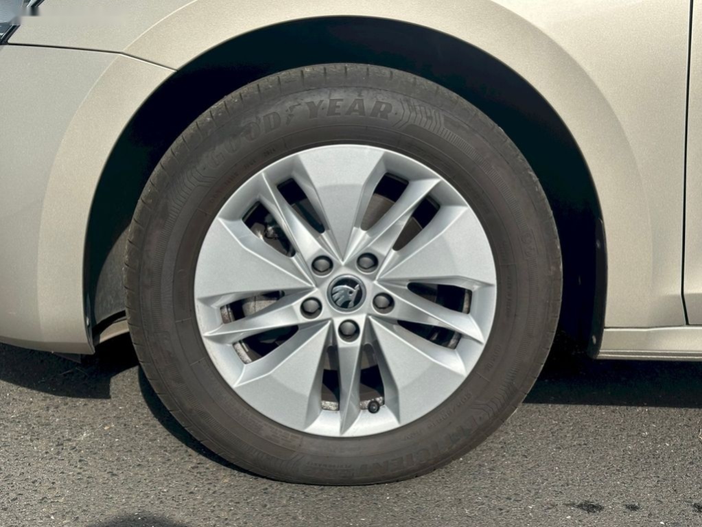 Škoda Octavia,Selection 1.5TSi 110kW M6F - 12