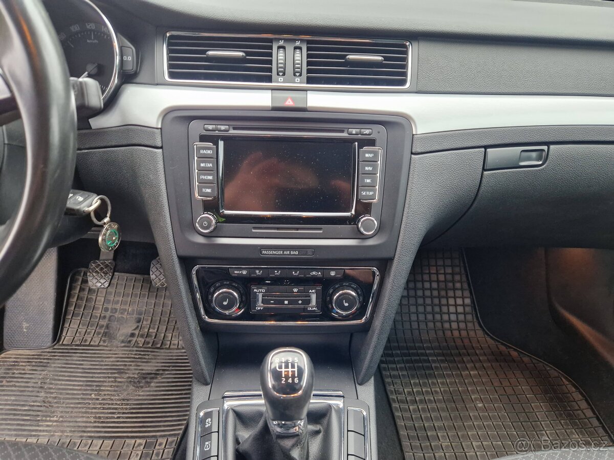Škoda Superb 2 combi 2,0 TDI facelift , navi, xenony - 12