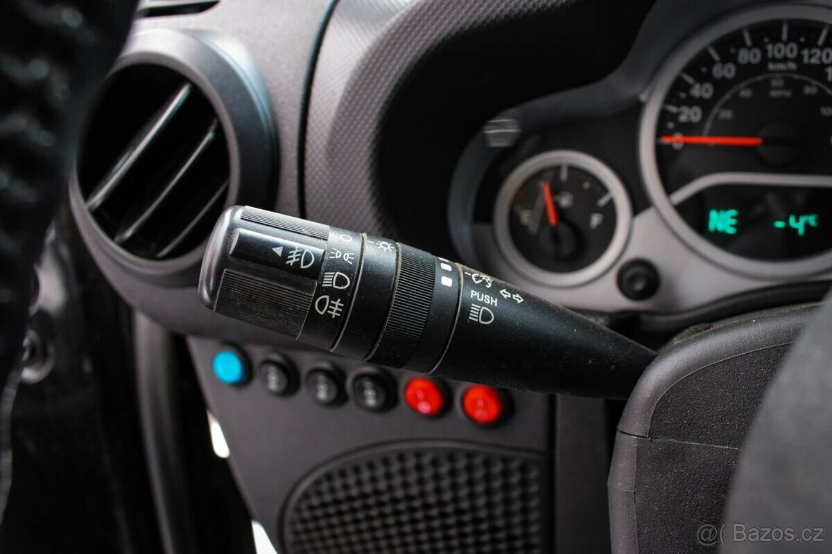 Jeep Wrangler 2.8 CRD Sport A/T - 12