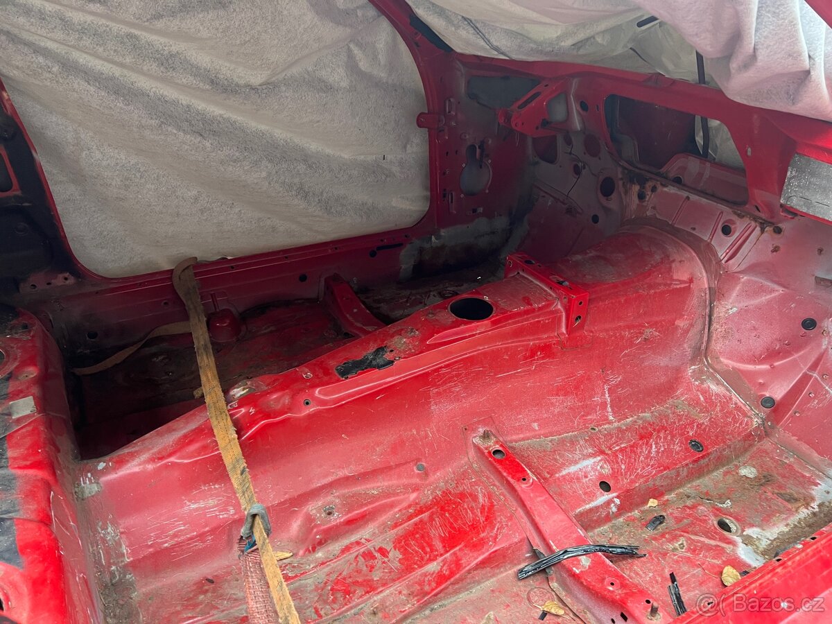 BMW E36 Coupe karoserie - 12