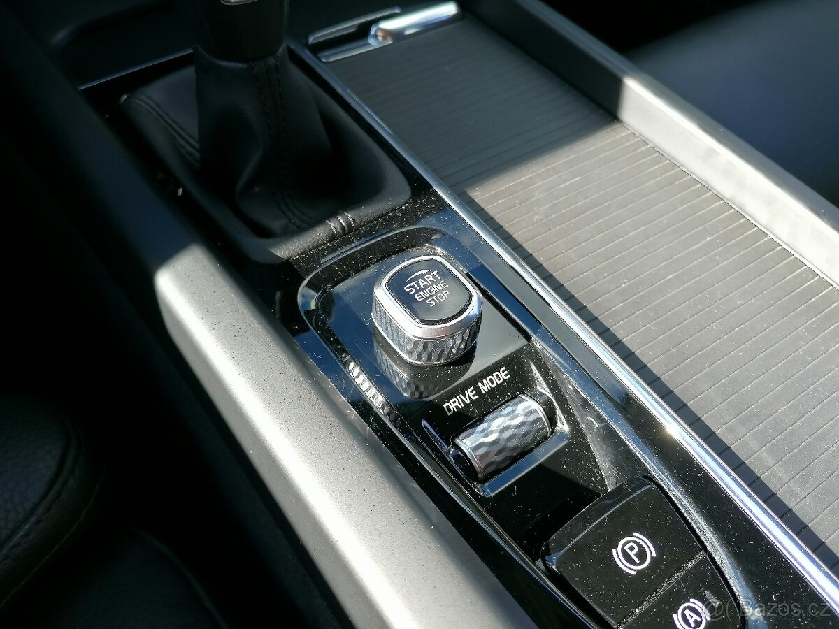 Volvo V60 2.0 D3 Manuál,LED,Kůže - 12