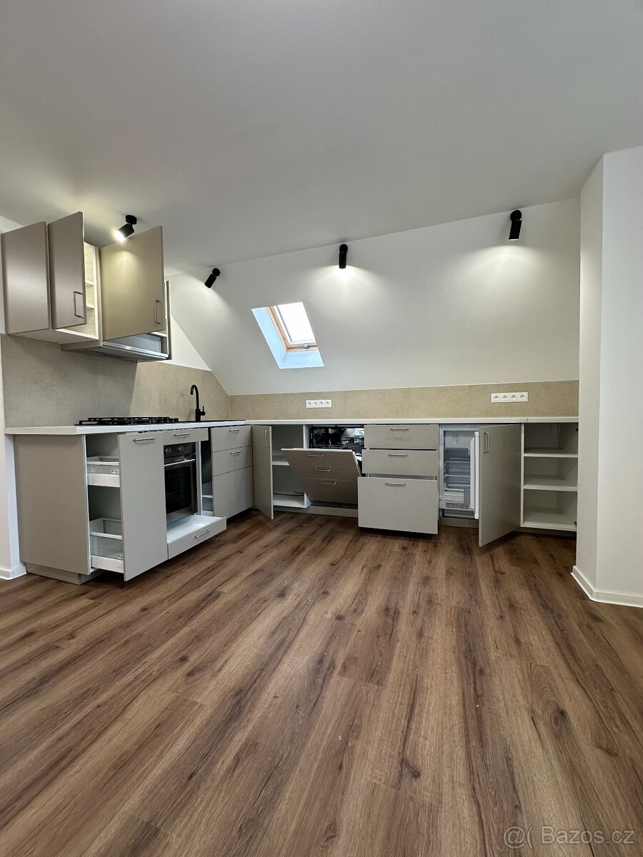 Prodej bytu 2+1 72 m² - 12