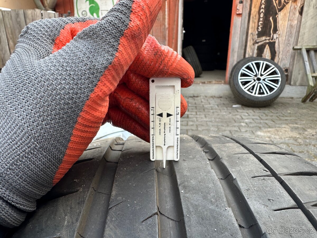 VW OMANYT ORIGINÁL ALU - 235/35 R19 - 12