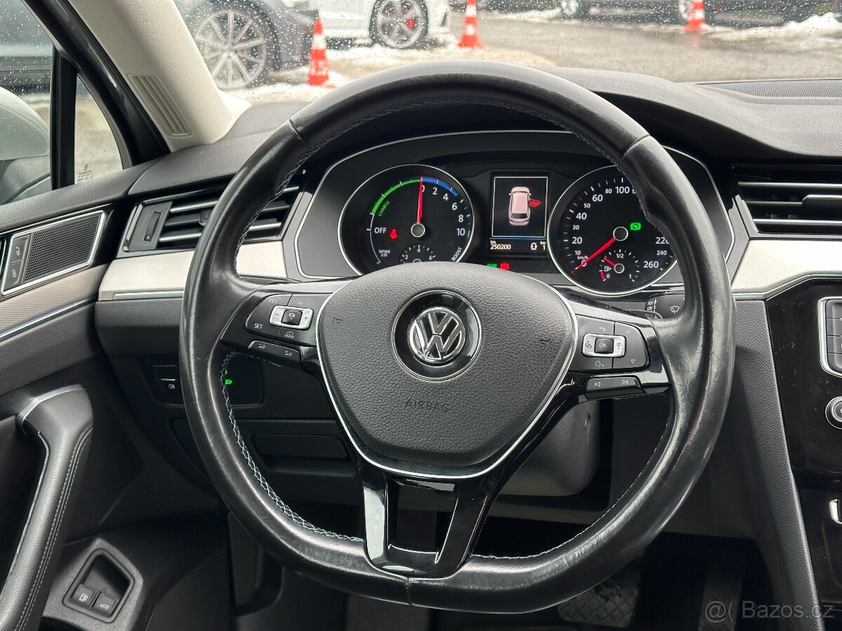 Volkswagen Passat GTE 2016 - 12