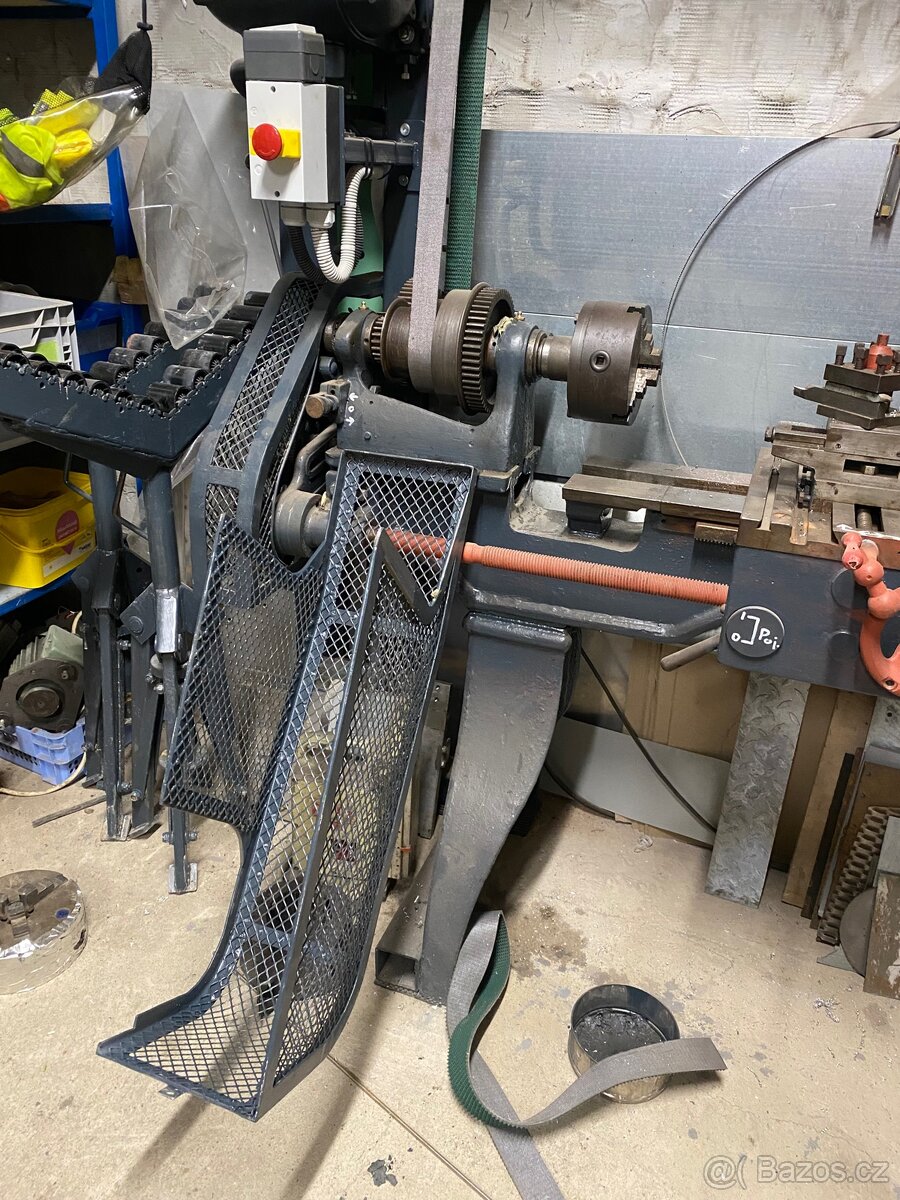 Starší soustruh - 12