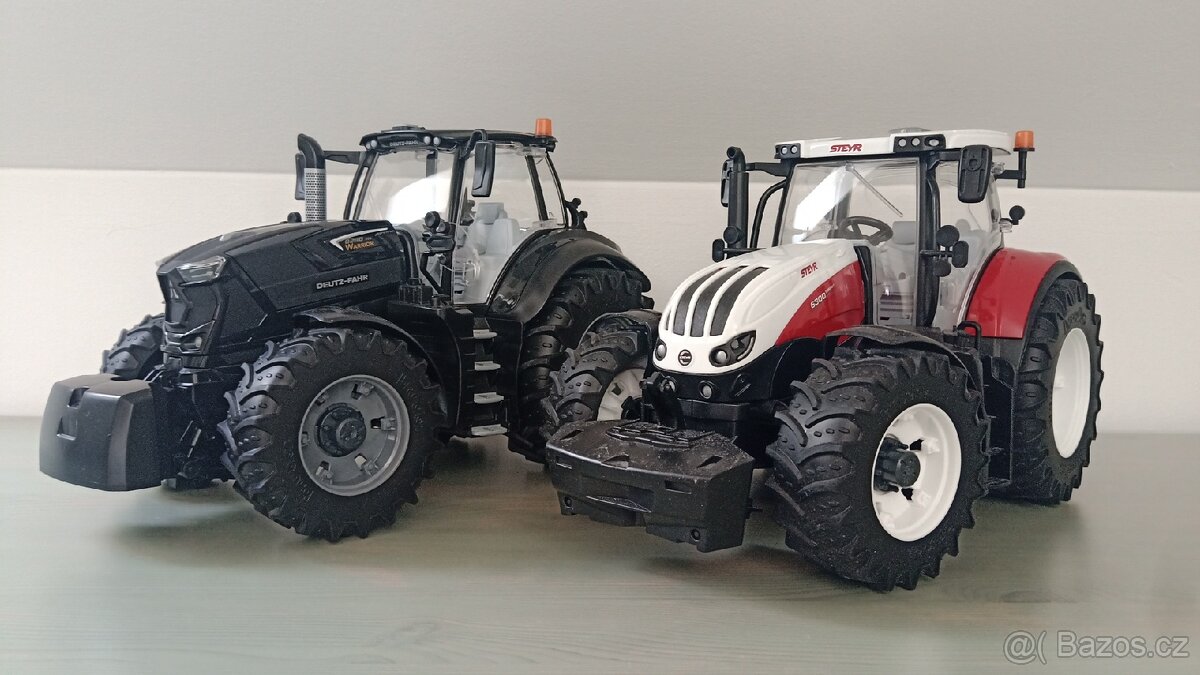 BRUDER TRAKTOR 1:16 - 12