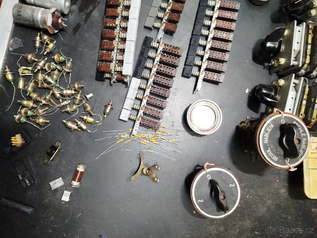 Rádio Tesla + příslušenství - 12