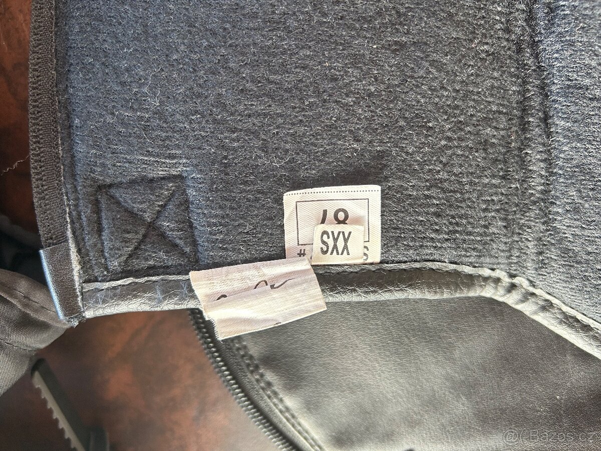 Bezpečnostní vesta na koně, 2x boty, helma, chapsy - dětské - 12