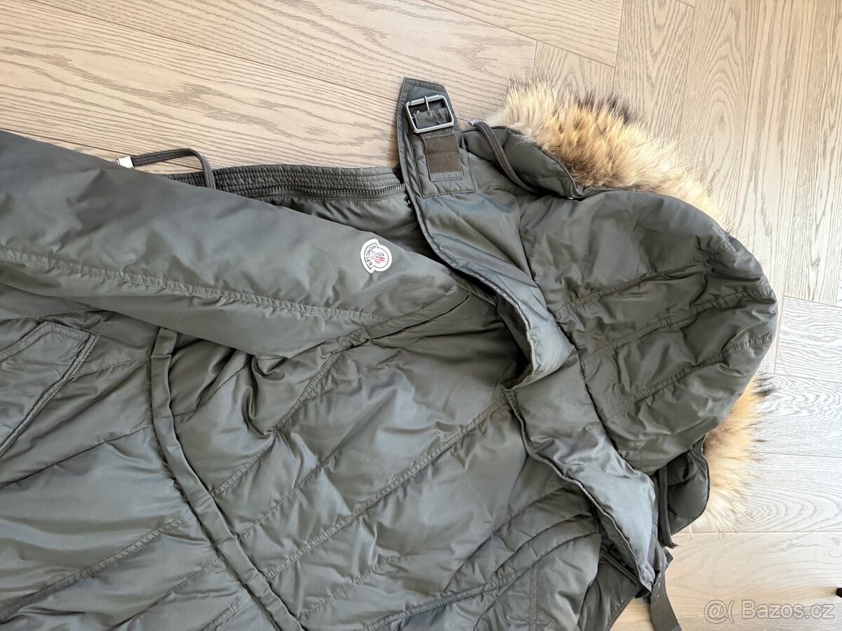 Perova bunda Moncler s myvali kozesinou - 12