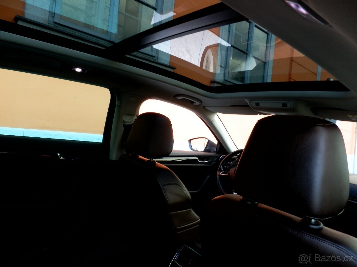 ŠKODA Superb Combi L&K 2,0 TDI 140 kW DSG 4x4 PANORAMA - 12