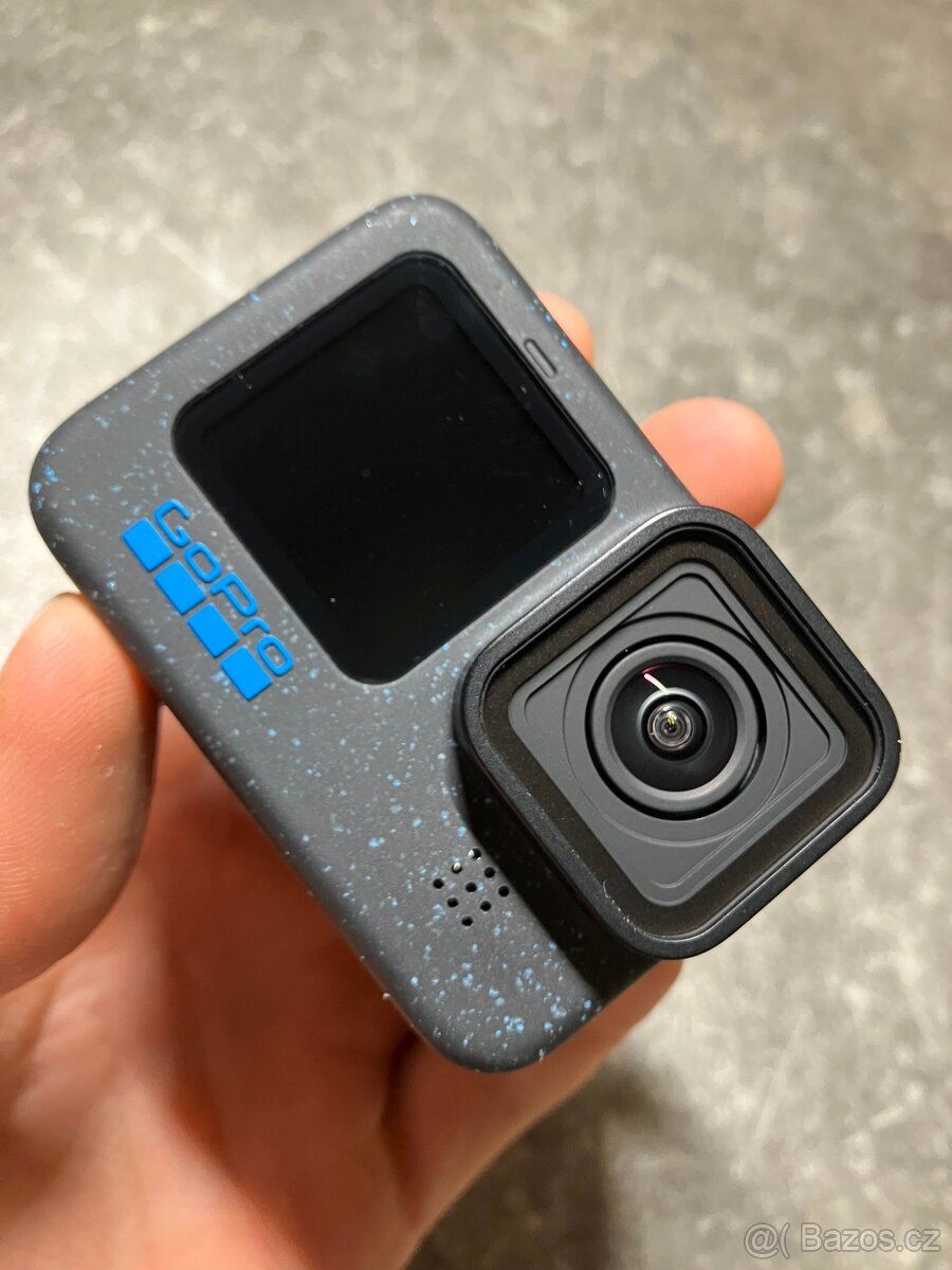 GoPro 12 a originální příslušenství - 12