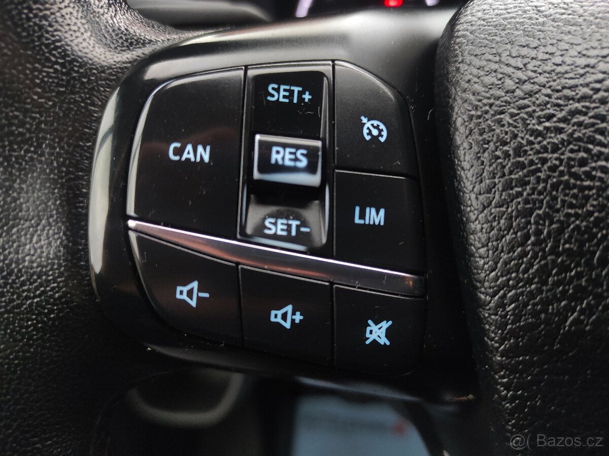 Ford Transit Custom, 2,0EcoBlue L2, 6 míst, Tažné - 12