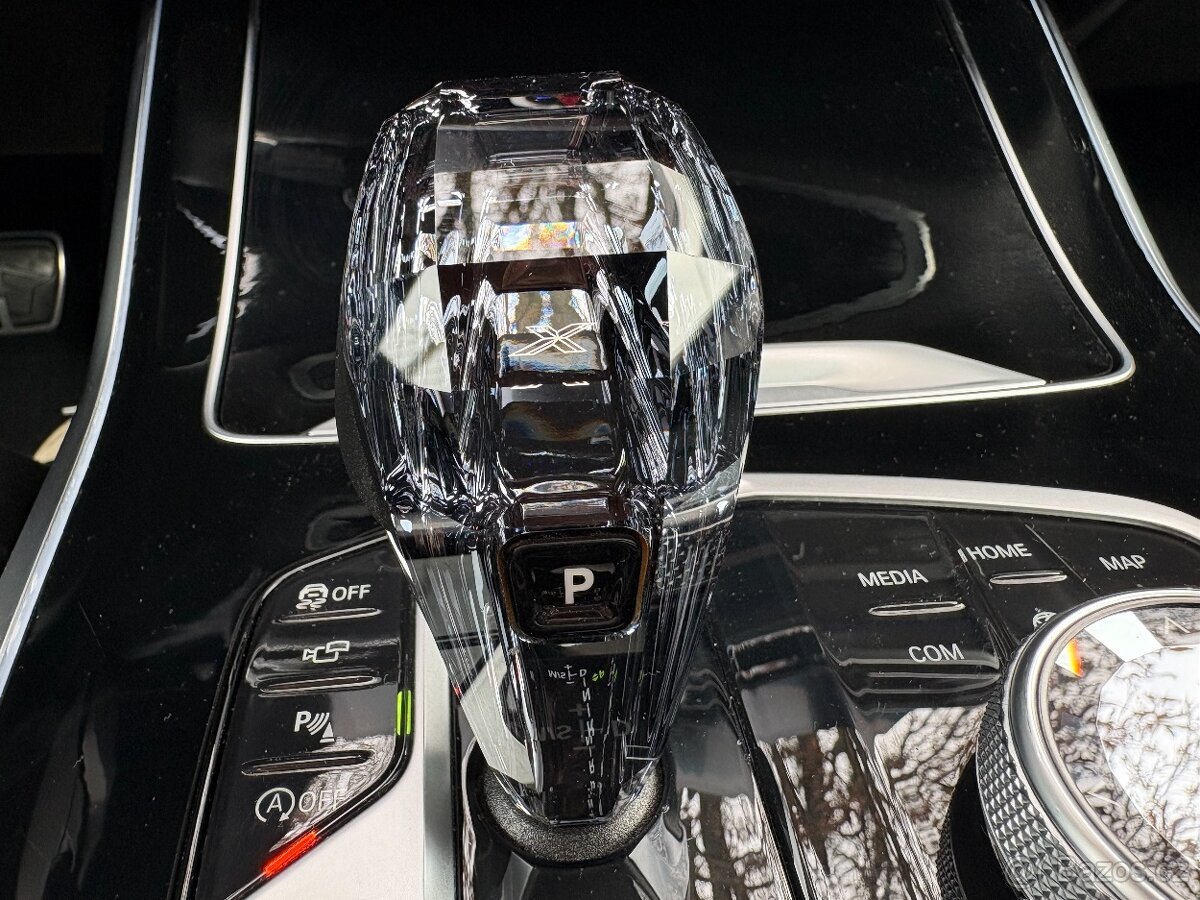 BMW X7 3.0 M50d DPH, 7MÍST, MAX VÝBAVA - 12