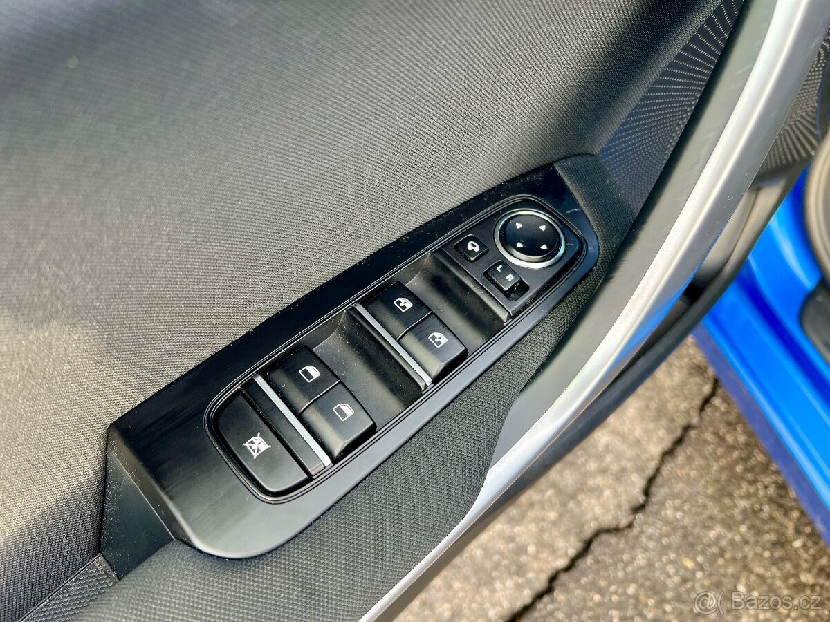 Kia Ceed SW 1,5 T-GDI TOP 7DCT + BUS - 12