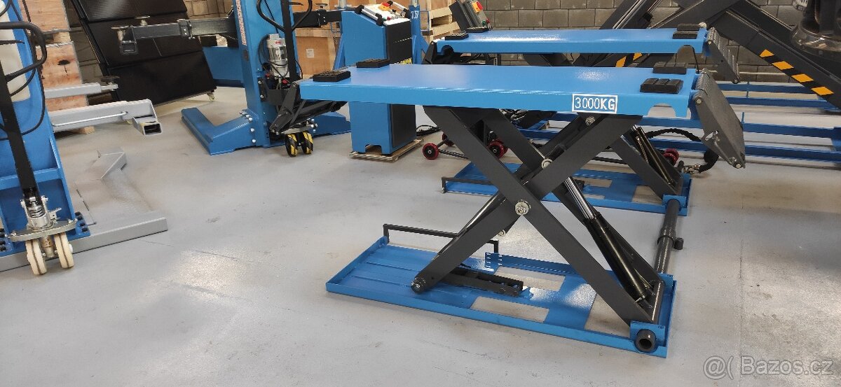 Mobilní nůžkový zvedák,zdvih 3000kg/1m ZÁRUKA - 12