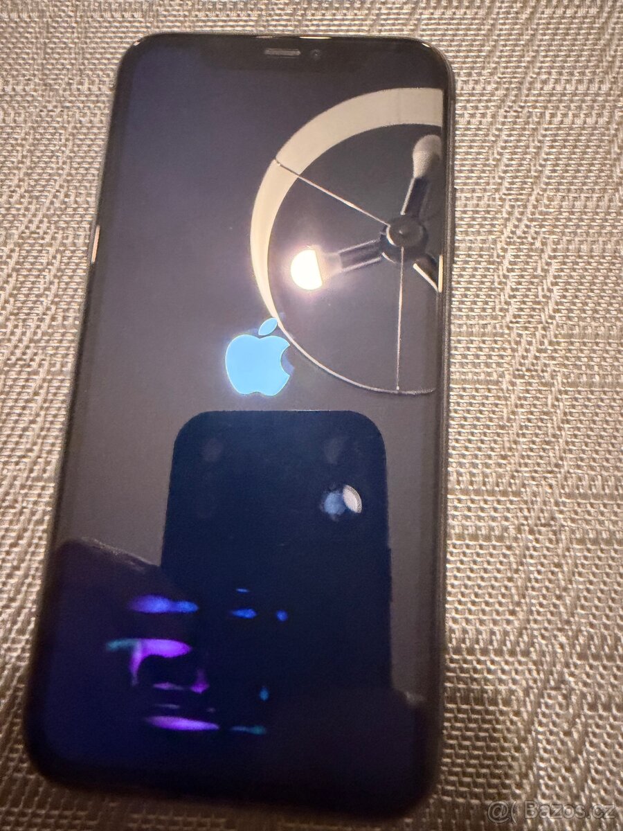 iPhone 11 64gb black - 12