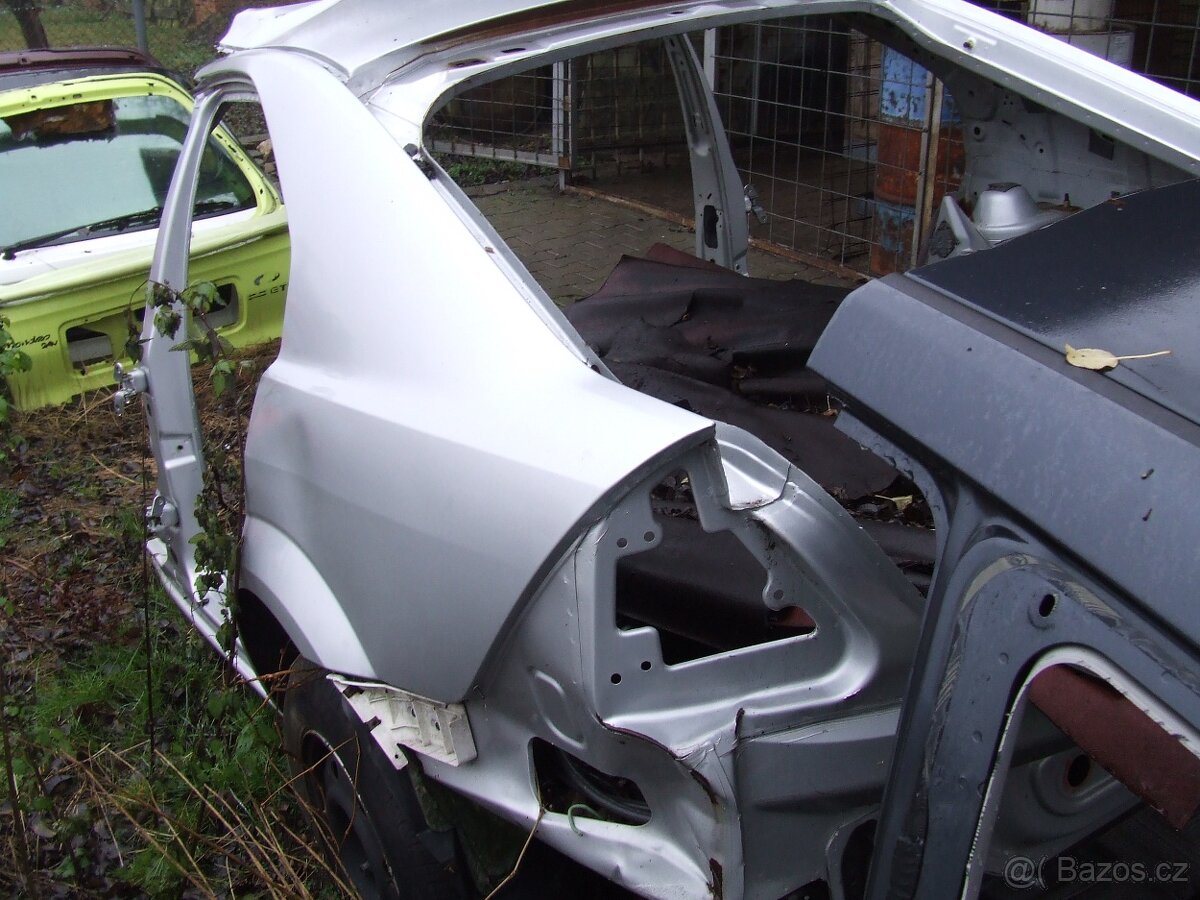 Prodám výřezové části na opravy Fordů - 12