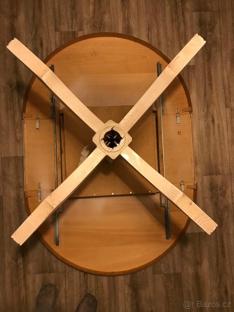 KUCHYŇSKÝ ROZKLÁDACÍ STŮL - 12