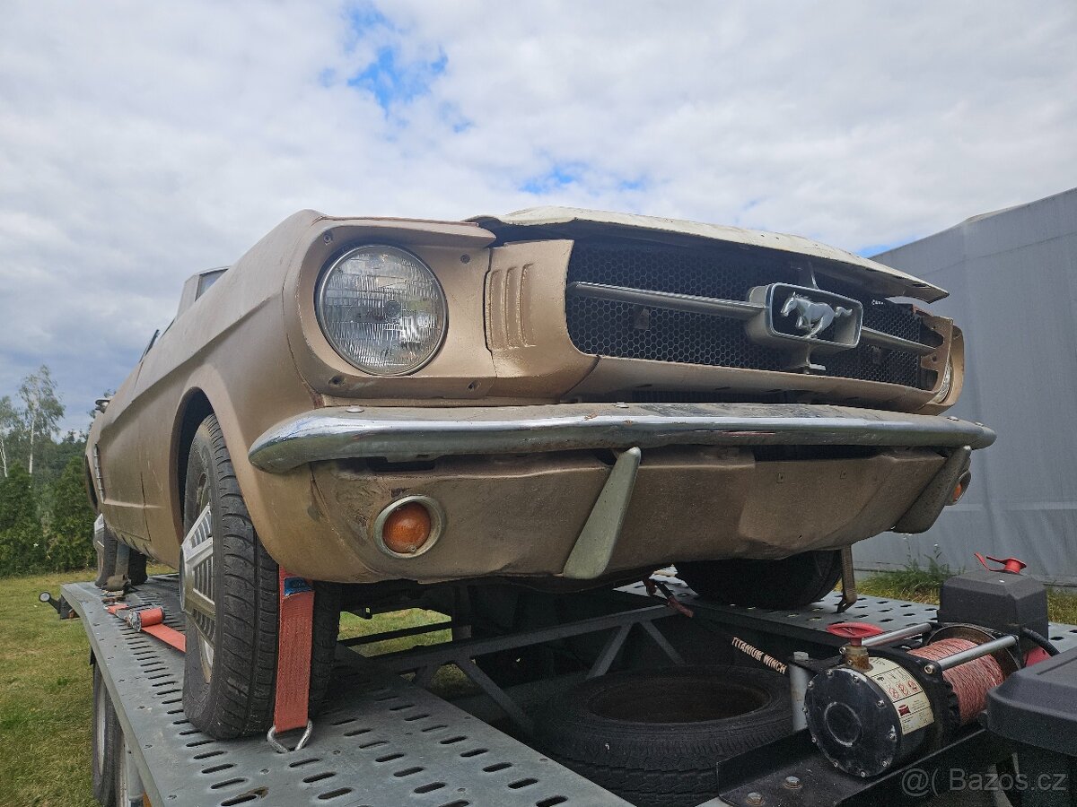 Ford Mustang V8 Cabriolet - 12