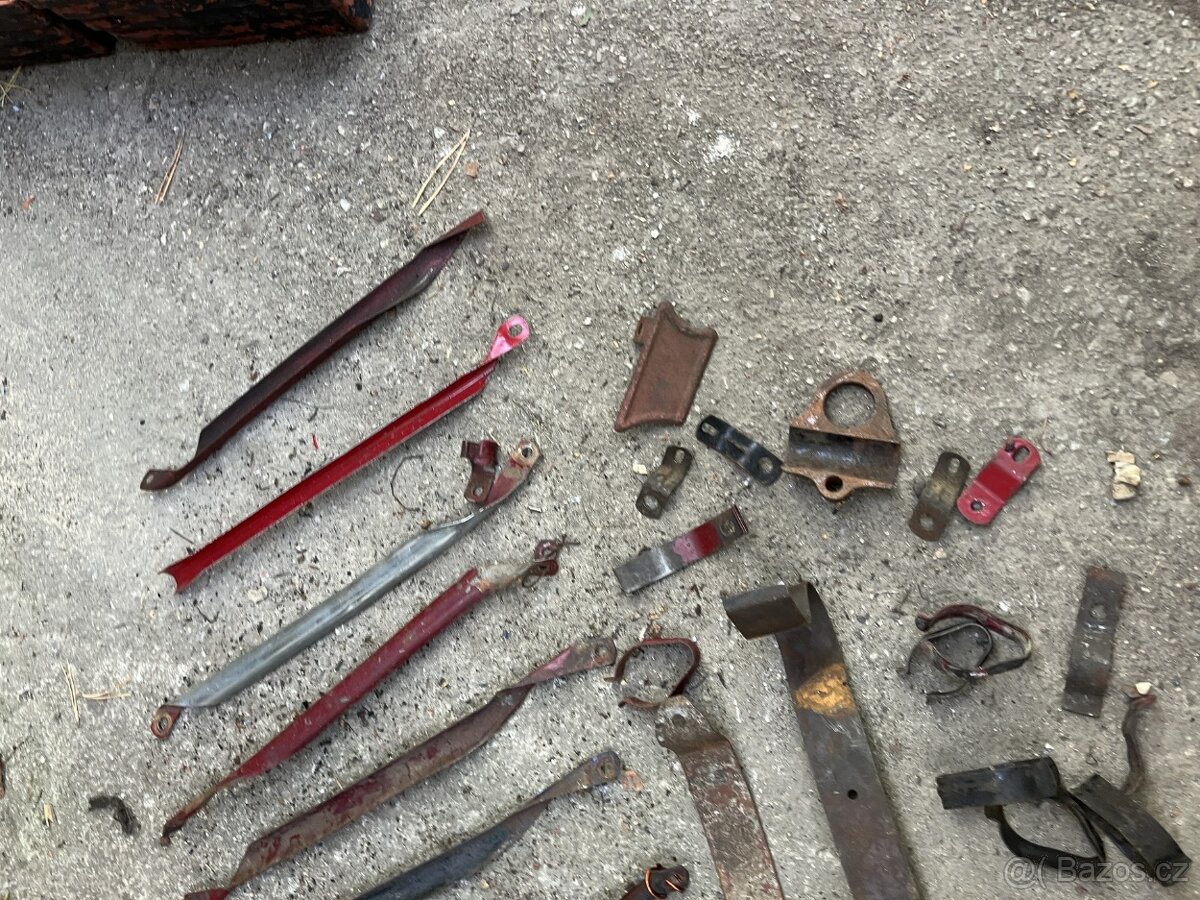 držáky lanek tachometru jawačz - 12