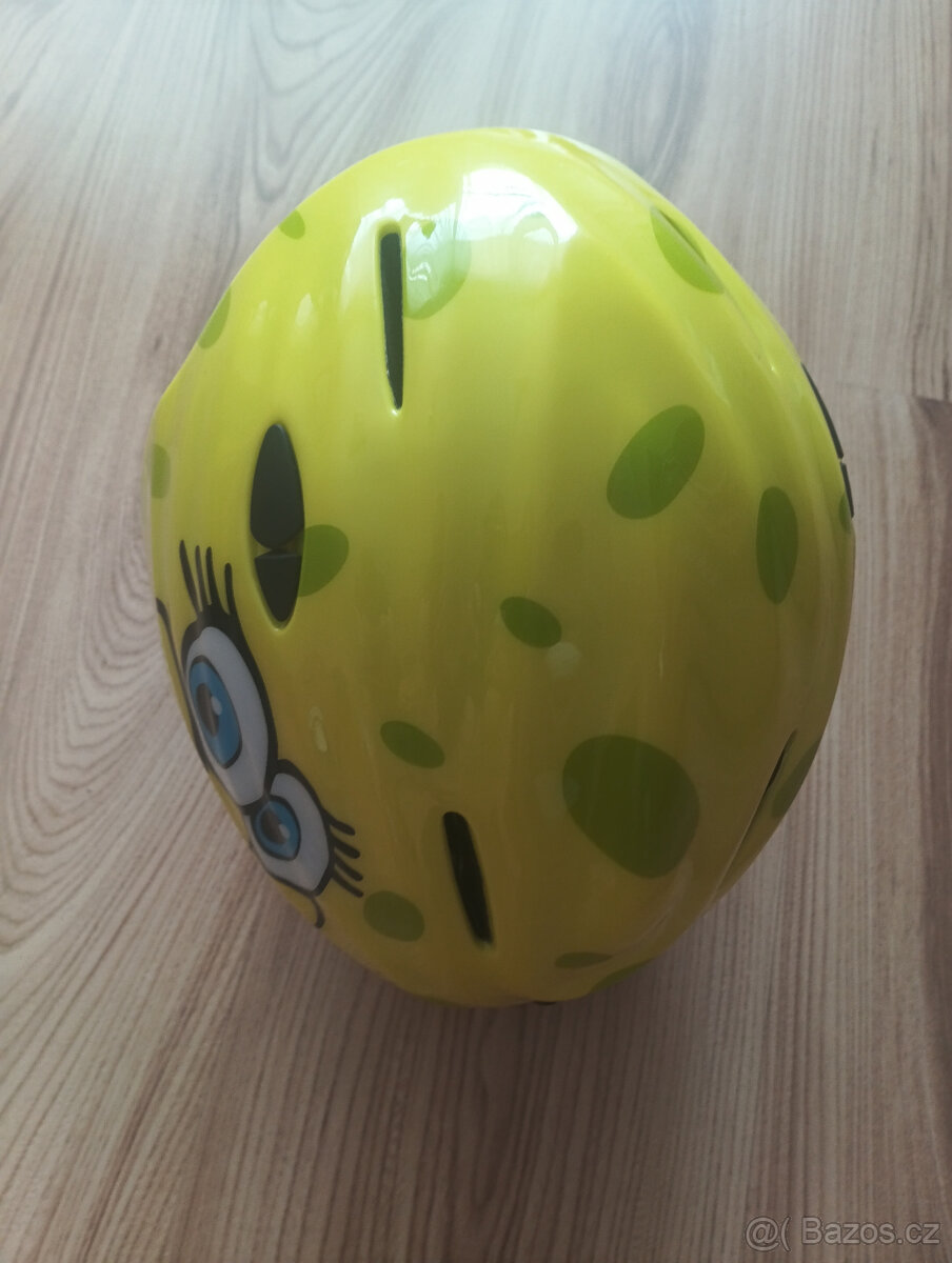 Dětské kolo , přídavná kolečka ke kolu a helma,chránič na bo - 12