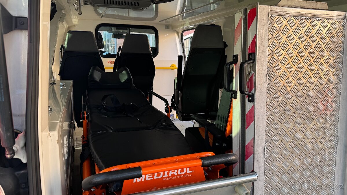 Ford Transit Custom, r. 2015. Motor 2.2 TDCi, výkon 74 kW - 12