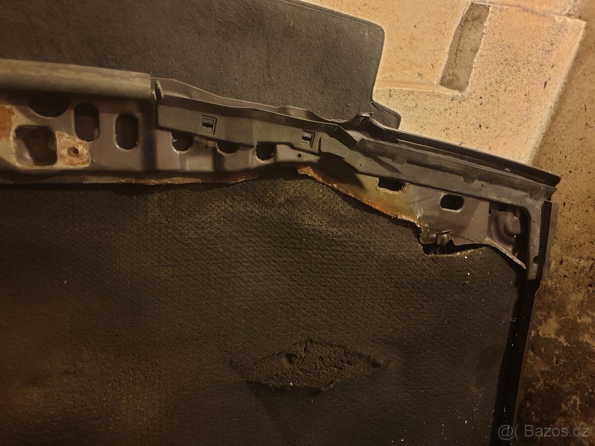 W124 používaná přední kapota do r.1993 před face lift - 12