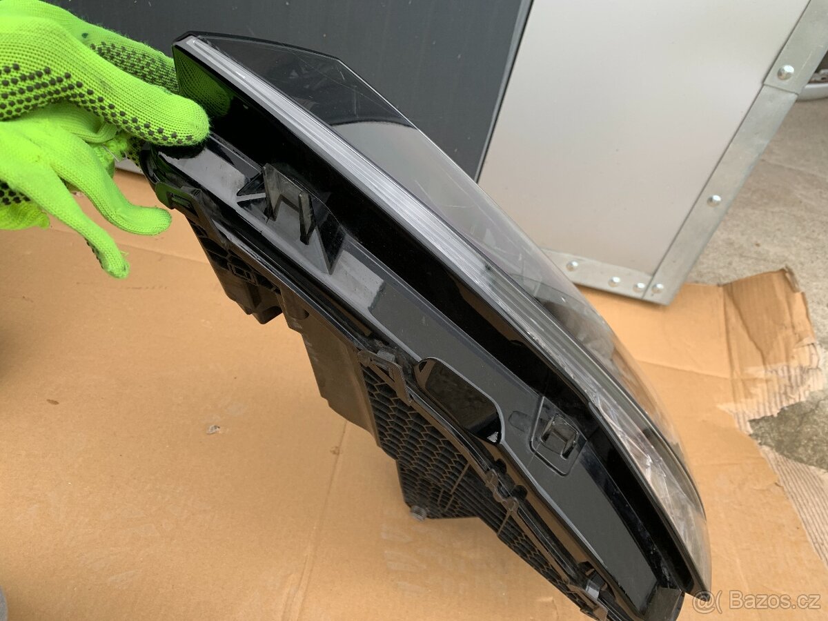 svetlo skoda superb 3 III lift svetla xenony - 12